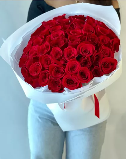 красная роза 50-60 см