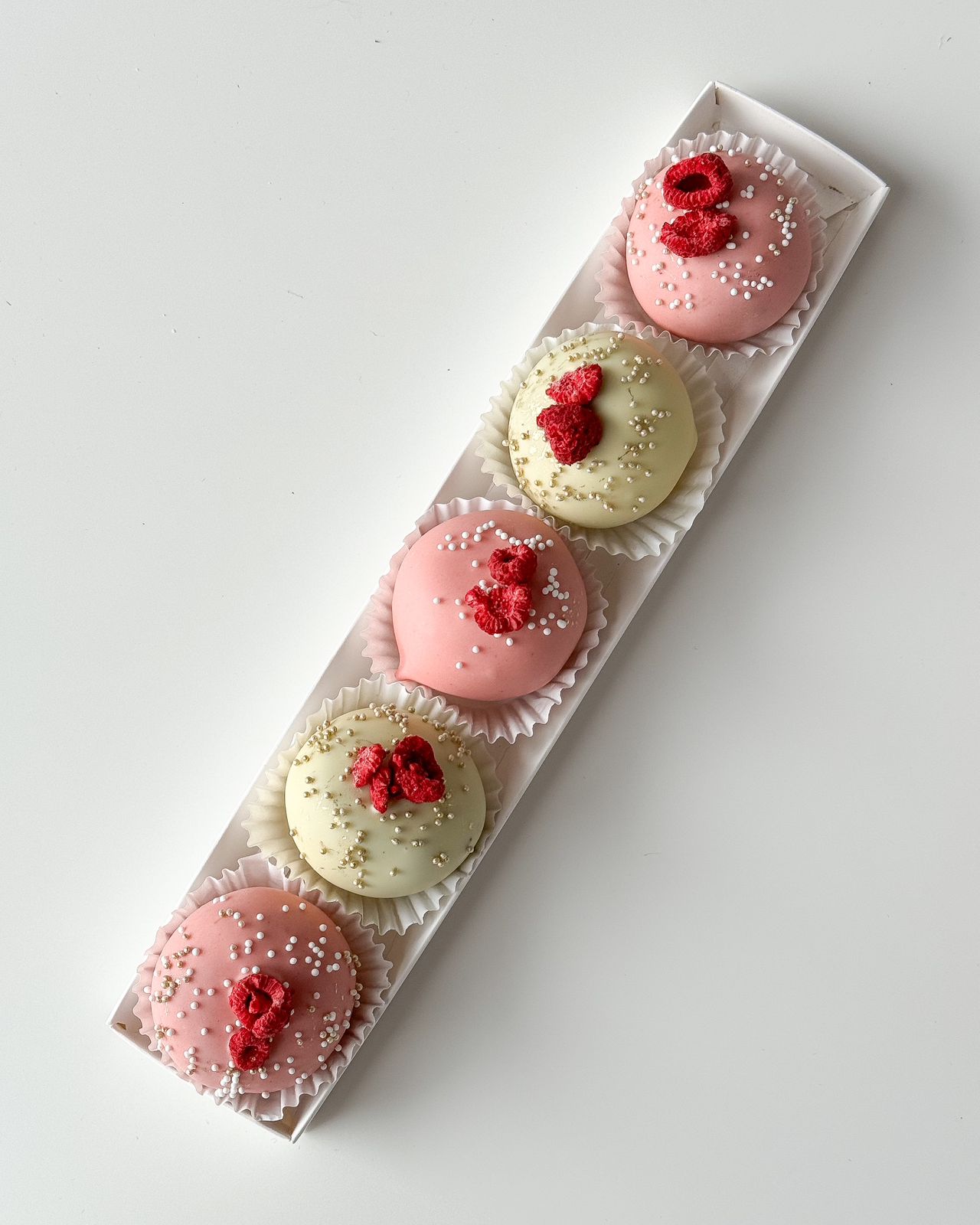 Бокс из кейк-попсов "Романс"