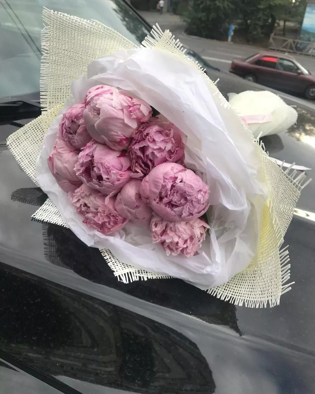 Букет из 9 голландских пионов