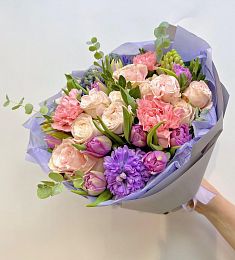 Букет "Delight" из гиацинтов, роз, тюльпанов и гвоздик