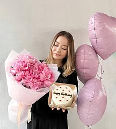 Сет "Сладкий рассвет" букет роз, бенто тортик и шарики