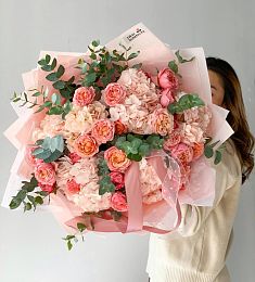 Букет "Aesthetic" с гортензией, пионовидной розой