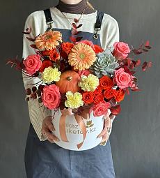 Композиция "Родриго" из гербер, гвоздик, роз и голландской зелени в коробке