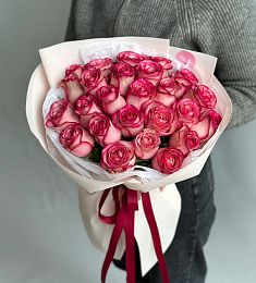 25 розовых  голландских роз 