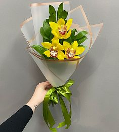 Букет "Candry" из орхидей и рускуса